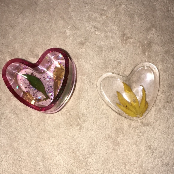 Custom epoxy heart ❤️ trinket box with petals and my favorite leaf 🍁 New - Picture 2 of 8